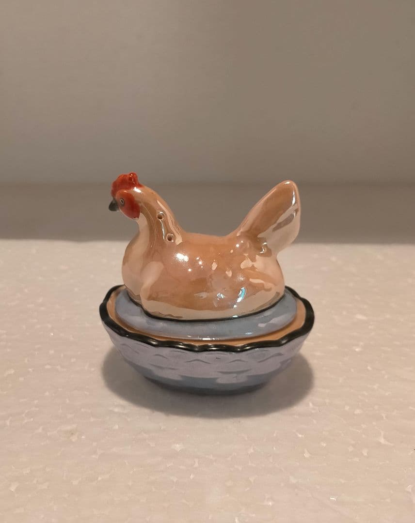 オールドノリタケ　ラスター彩　巣の中のニワトリ