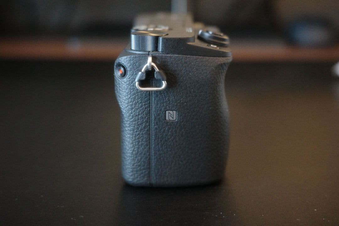 SONY α6400 ILCE-6400L ボディ(2528ショット)+周辺機器