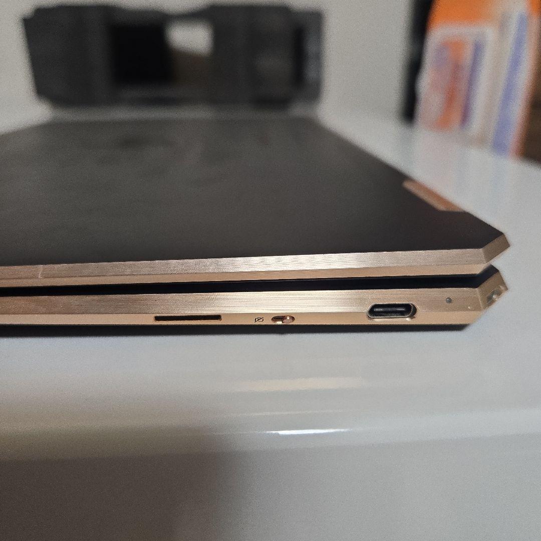 HP Spectre x360 2-in-1 ノートPC