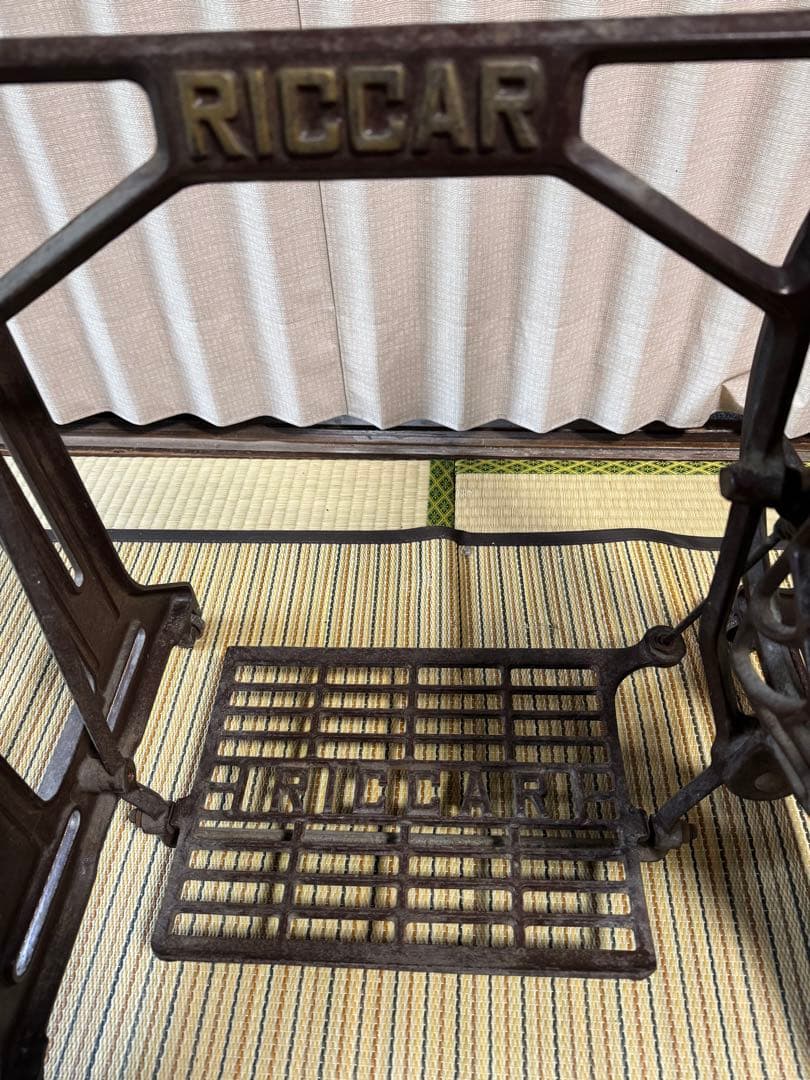 リッカーミシン　足踏みミシン脚　アンティーク　RICCARミシン脚