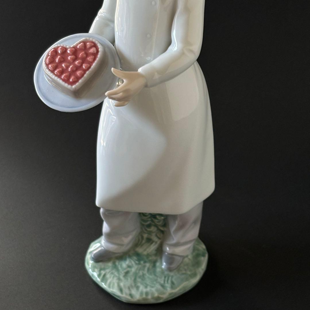 リヤドロ　NAO フィギュリン　パティシエ　Delicious Cake