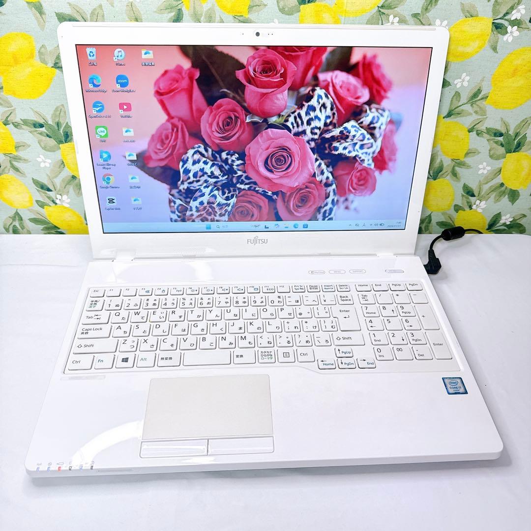 真っ白が可愛い❤️ホワイトノートパソコン❤️Windows11❤️動画鑑賞や事務作業❤️