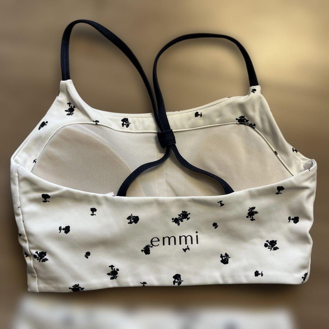 emmi 花柄 ヨガウェアセット