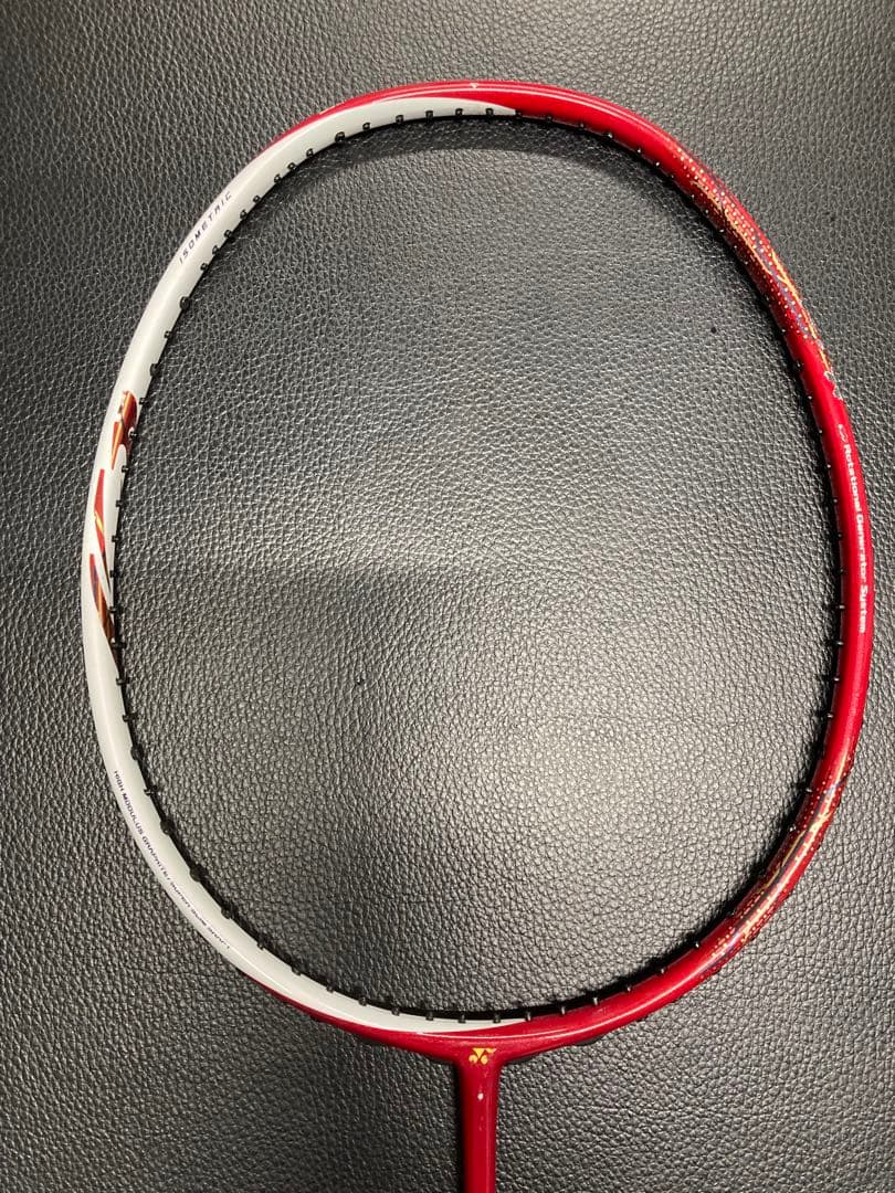 バドミントンラケット　ヨネックス　アストロクス88S