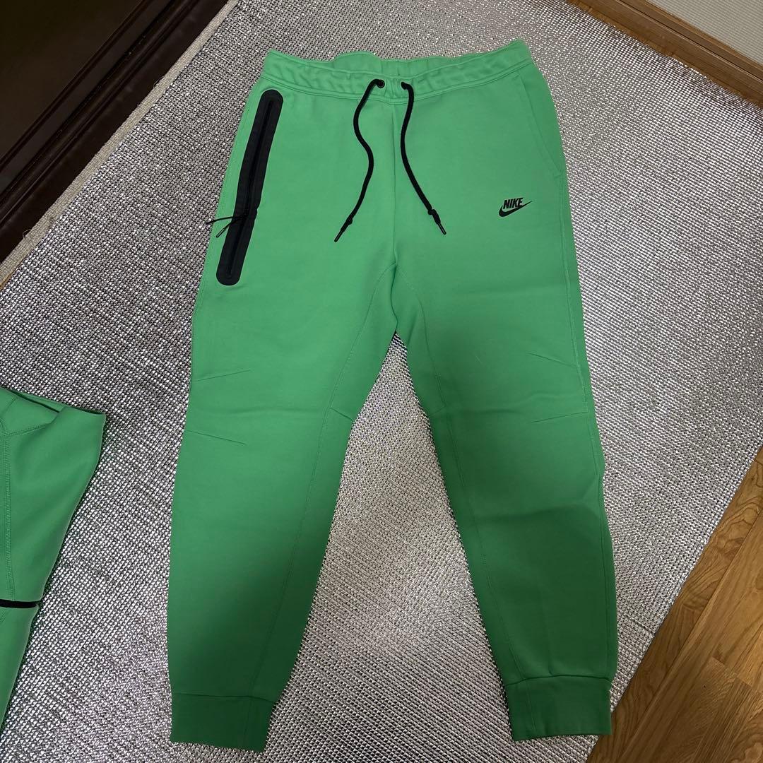 じ*ろ様 【激レアカラー】NIKE テックフリース セットアップ グリーン US