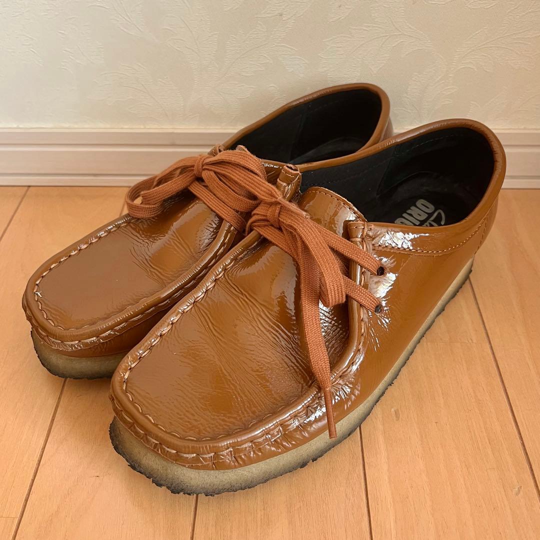 CLARKS ORIGINALS クラークス ワラビー パテントレザー ブラウン