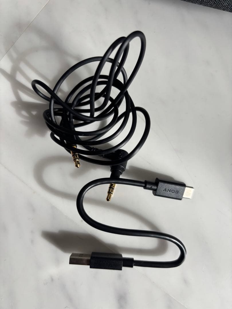 SONY ULT ワイヤレスヘッドホン(ヘッドホンスタンド付き)