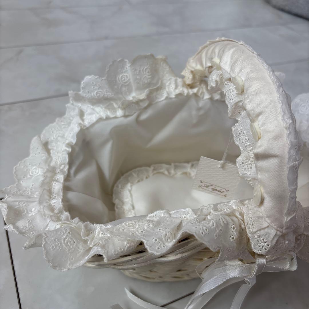 ルプラ　白いレース付き小物入れバスケット