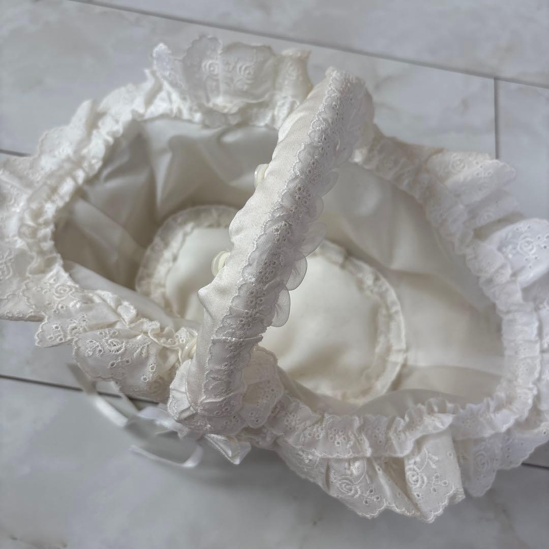 ルプラ　白いレース付き小物入れバスケット