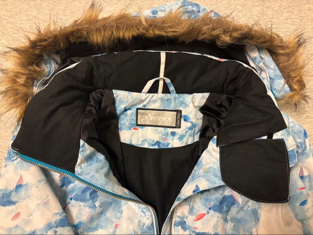 限定お値下げ中！【phenix】 スキーウェア 上下セット レディース Lサイズ