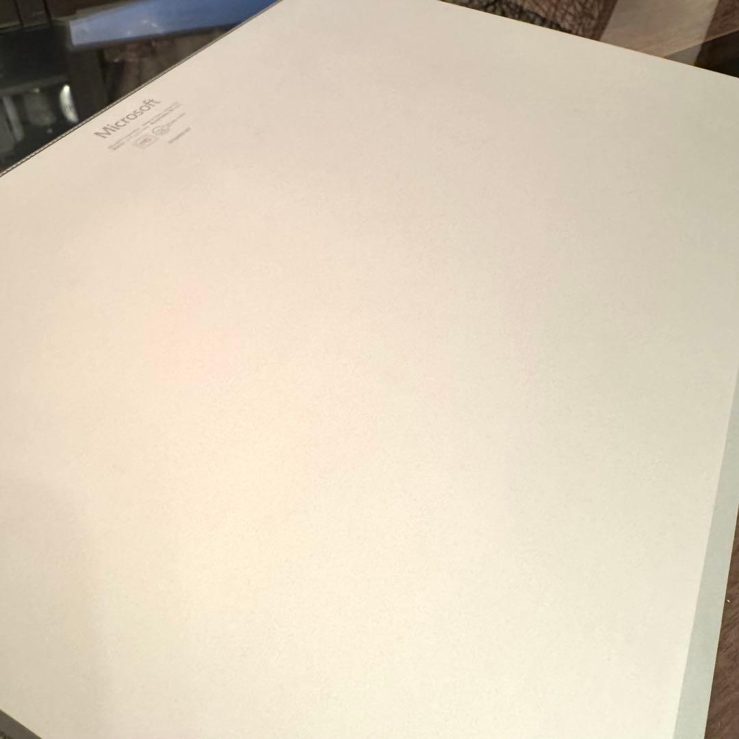 【美品】Surface Laptop2 13.5インチ プラチナ 256GB