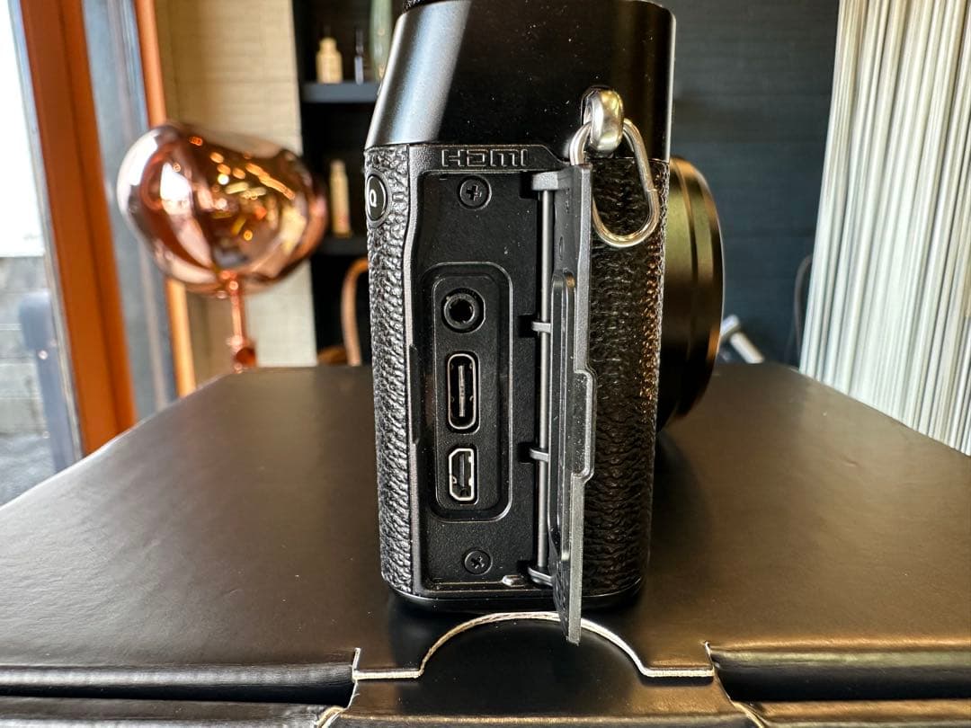 〜極美品〜多言語/FUJIFILM X100VI ブラック　※多数オプション品付