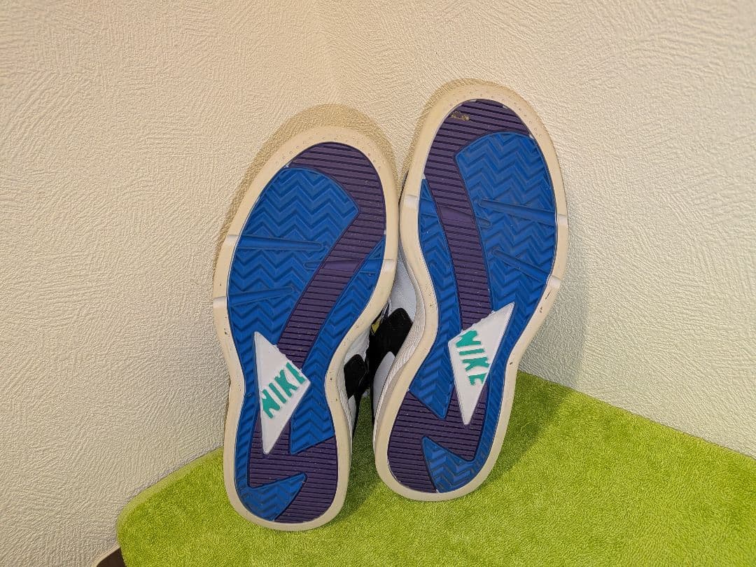 NIKE　エアフライトハラチ　27CM