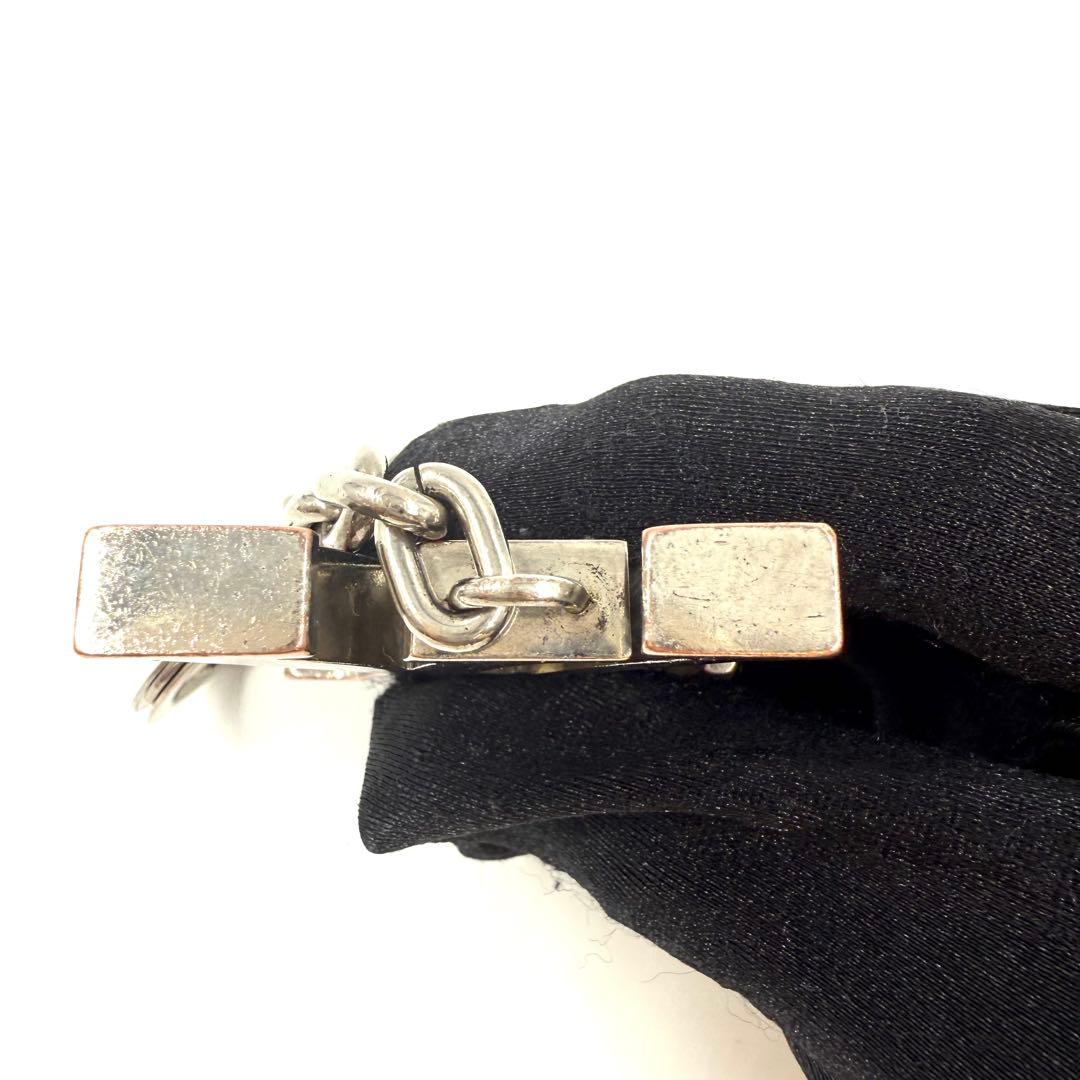 LOUIS VUITTON LVロゴキーホルダーチャーム　シルバー