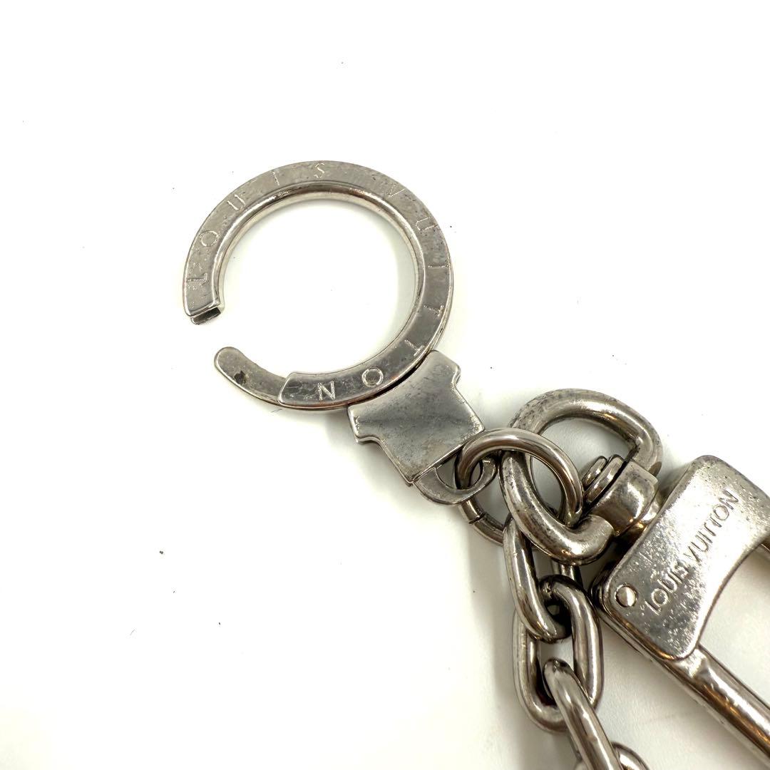 LOUIS VUITTON LVロゴキーホルダーチャーム　シルバー