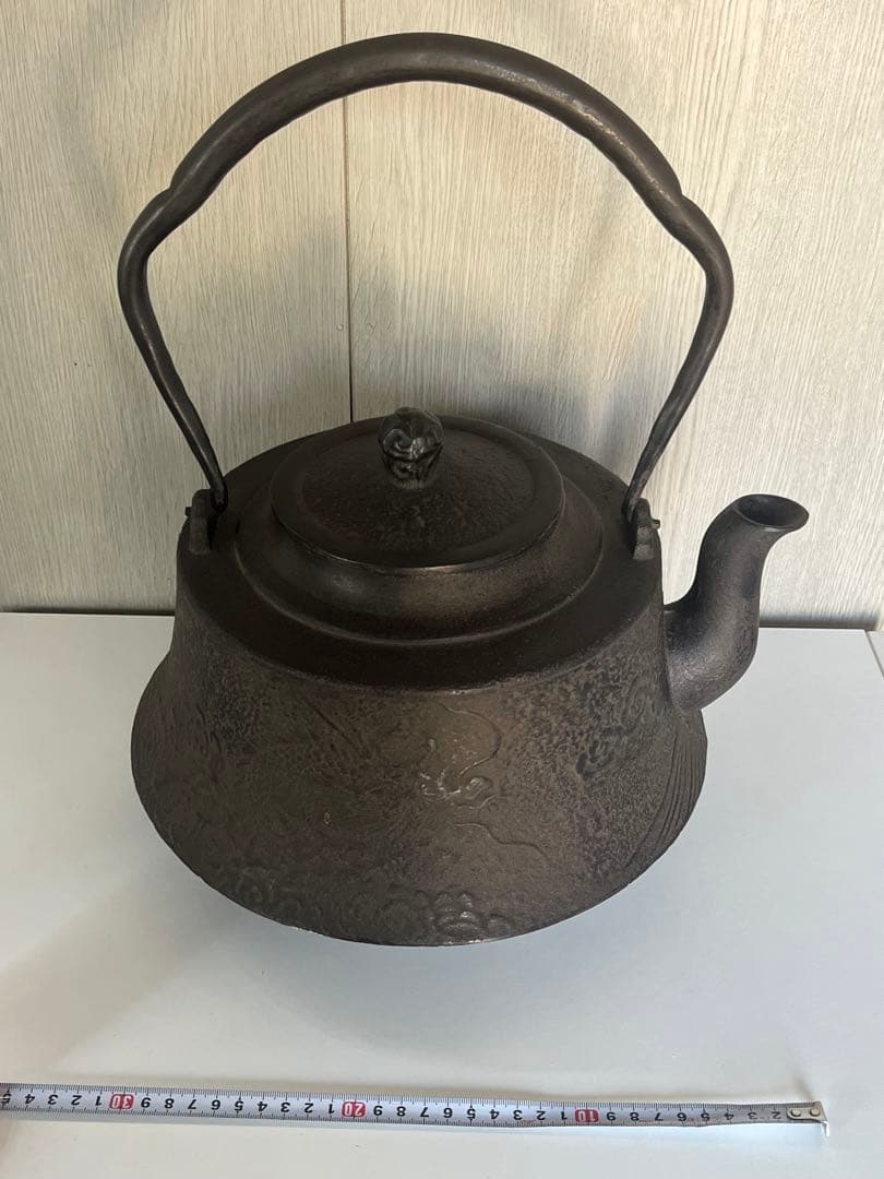 鉄瓶 茶道具 和風 大型 骨董品 インテリア レトロ　南部鉄器 龍模様 蔵出し