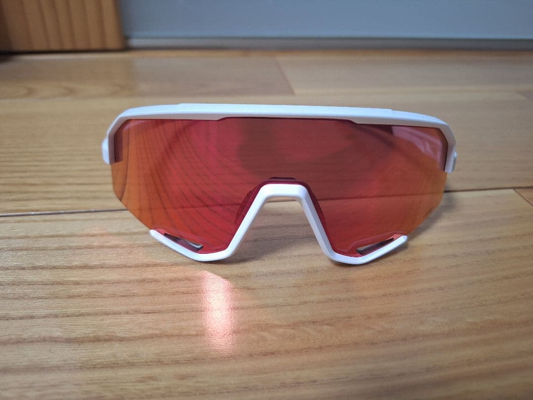 い*し様 100% サングラス ホワイトフレーム レッドレンズ