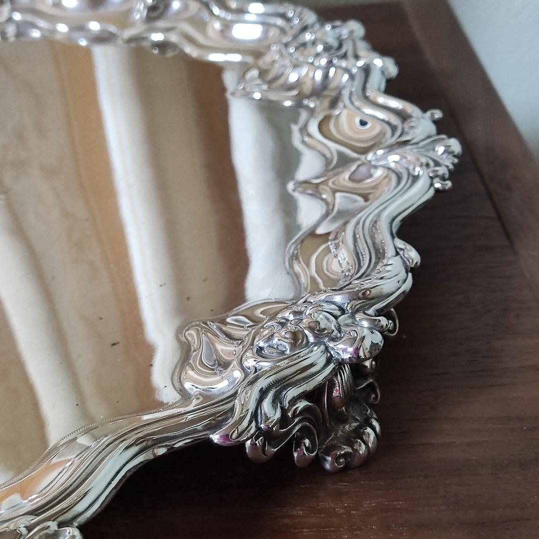 英国　シルバープレート　ギャラリートレイ　サルヴァ　3つ足　1904年