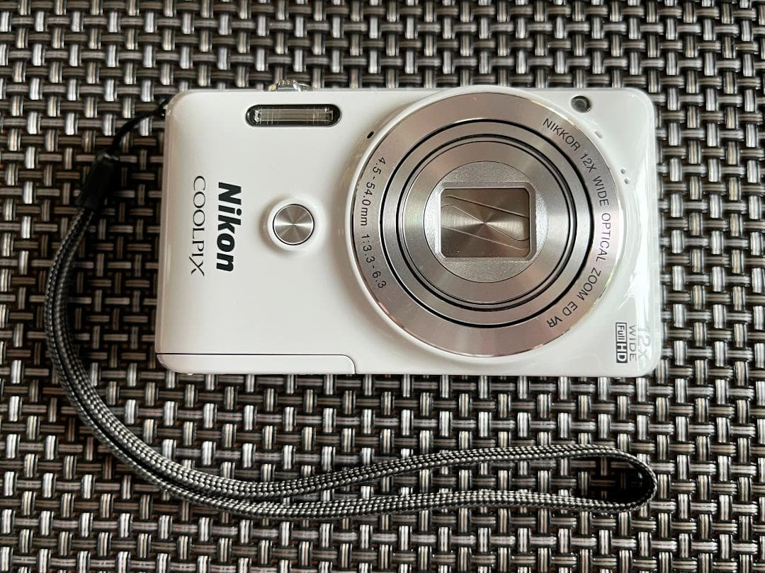NIKON ニコン COOLPIX S6900 ホワイト 動作確認済み