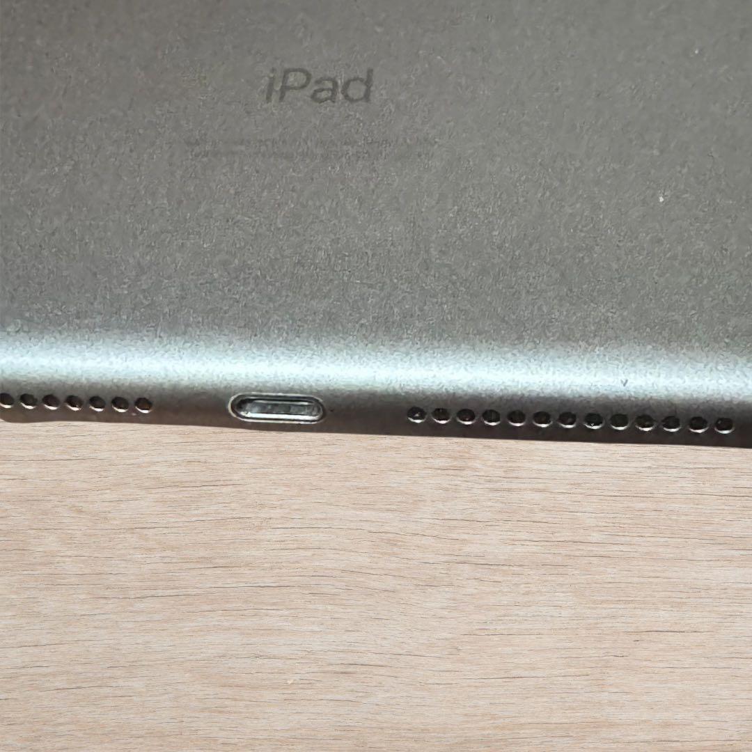 iPad 第8世代 32GB スペースグレー Wi-Fi + Cellular