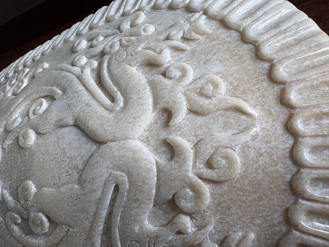 ジブリ⭐︎石？玉？の大きな中国的置物　馴鹿車？