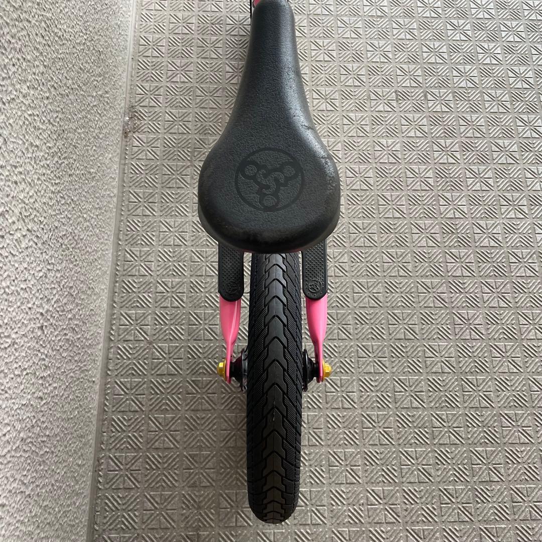 STRIDER SPORT　12インチ　ピンク　バランスバイク　ランバイク