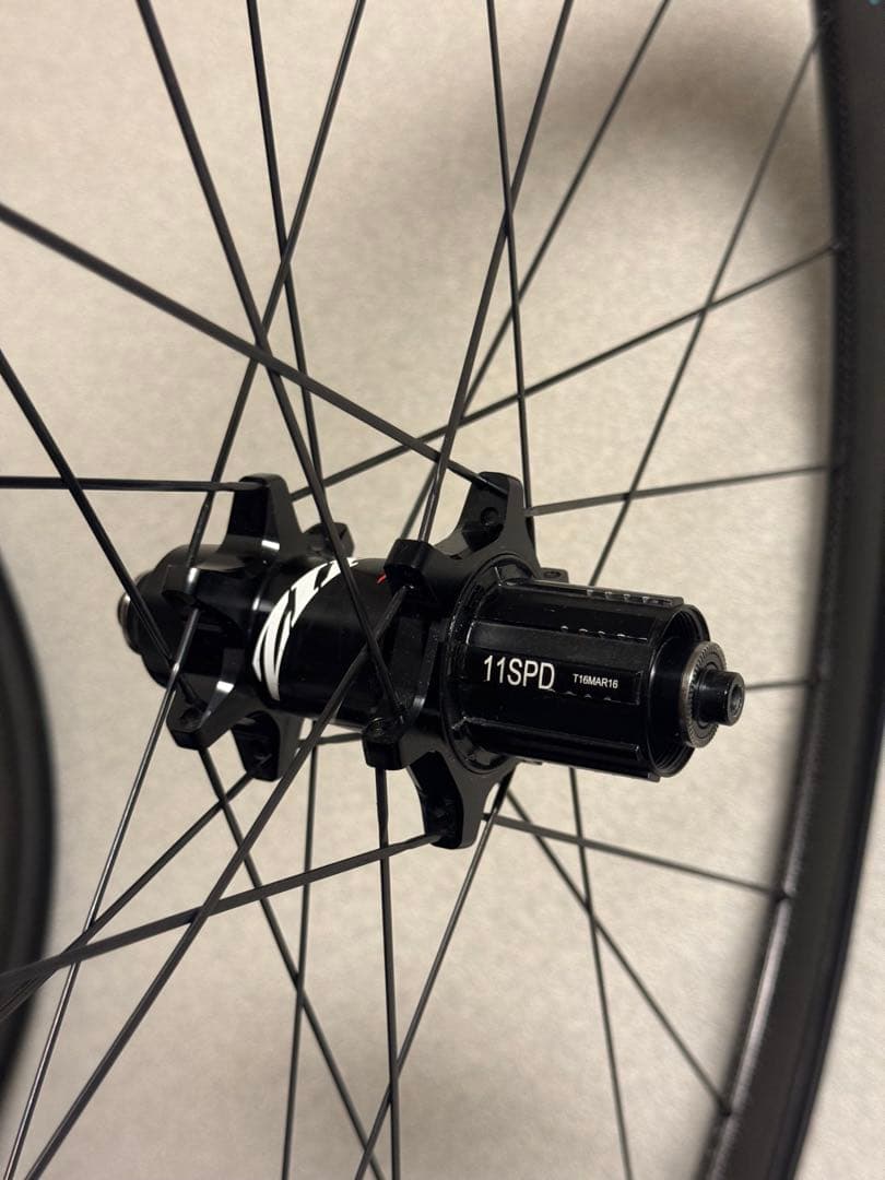 ZIPP202 カーボンホイール チューブラー シマノ11〜12速　リムブレーキ