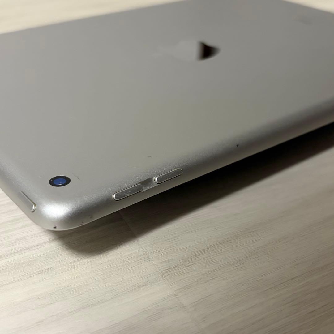 iPad第6世代 32GB シルバー Wi-Fiモデル　バッテリー容量60%