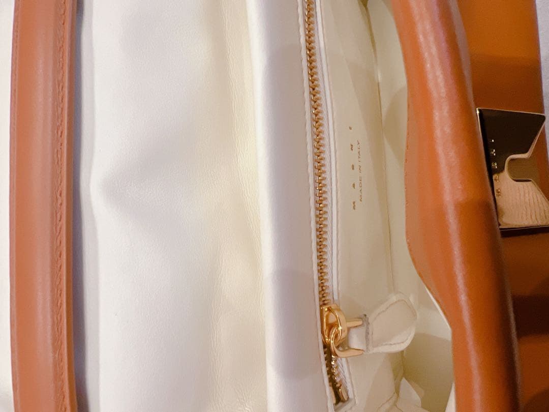 MARNIレザー　ショルダーバッグ　パテッド