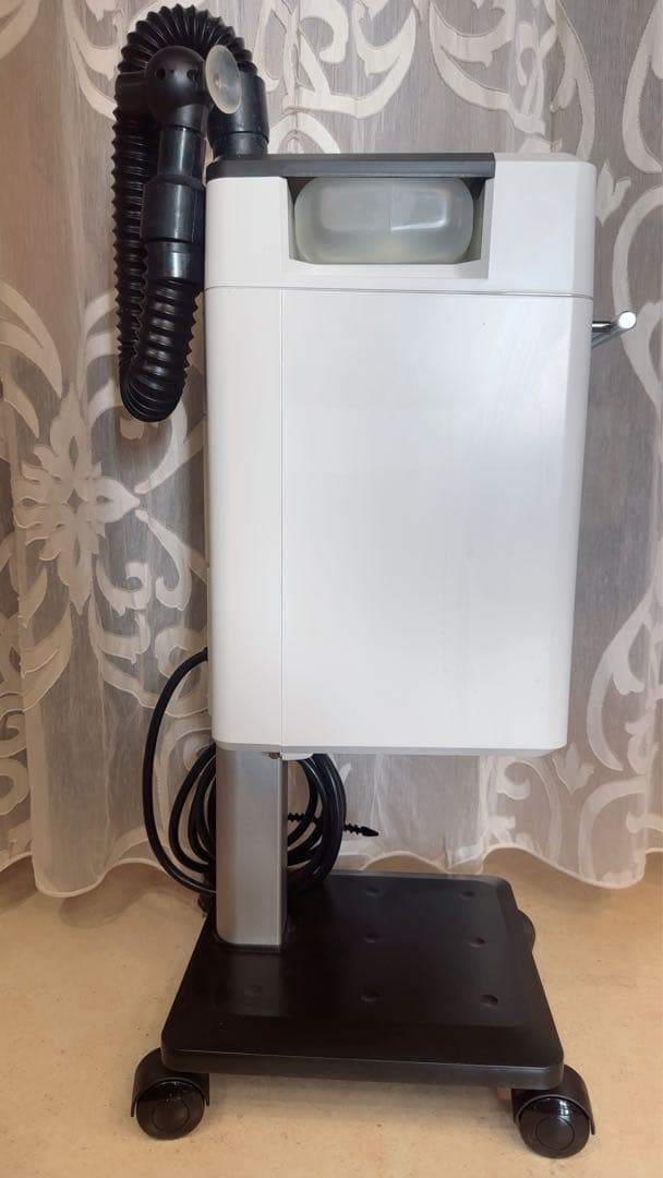 スタンド式ホワイト浄水器