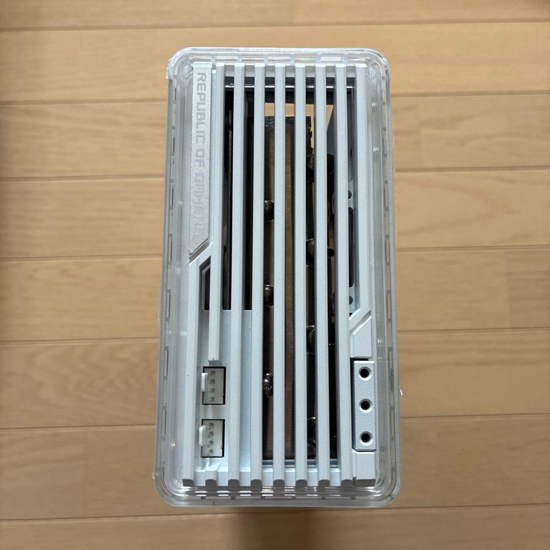 ASUS ROG RTX 4090 ヒートシンク　ファン　バックプレート　LED