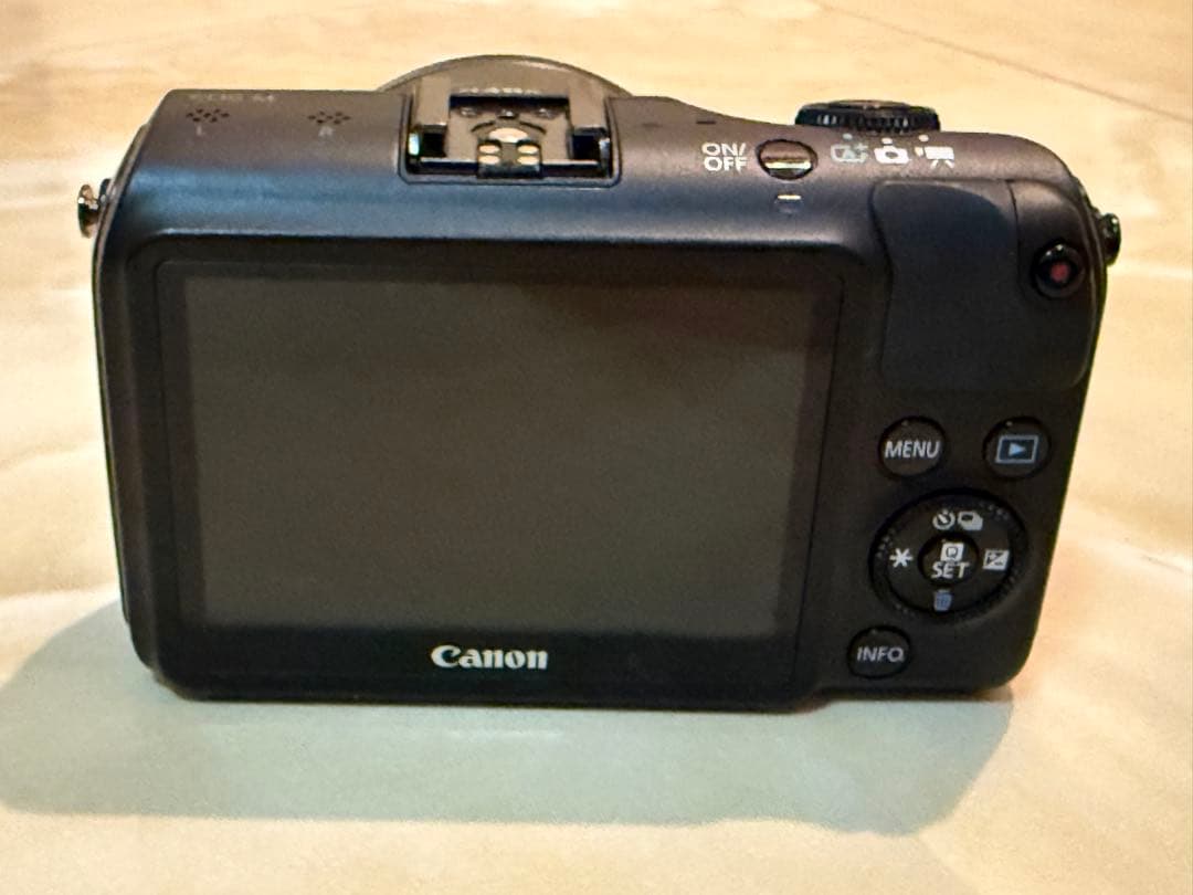 【Canon】キャノン EOS M デジタル一眼レフ