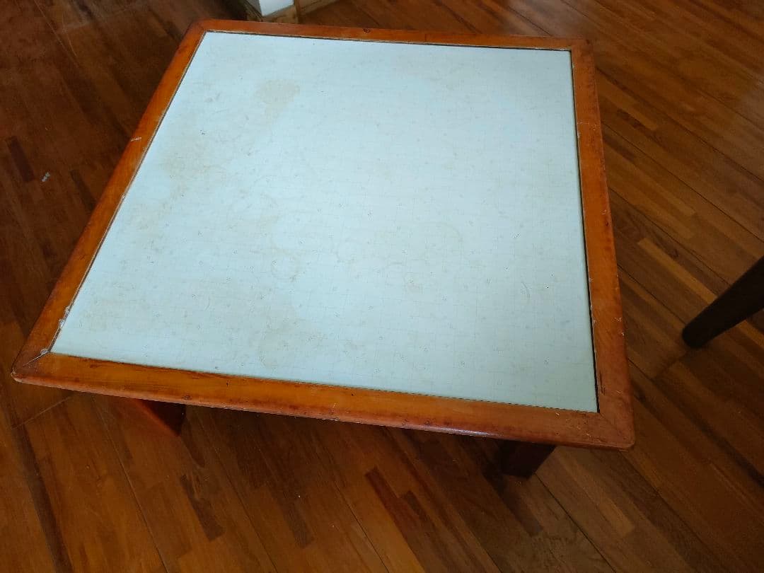 昭和レトロな豆炭こたつ(燃焼器付き)　縦80cm 横80cm 高さ37cm