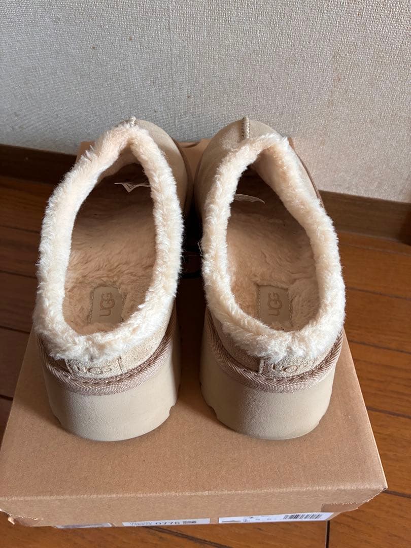 UGG ニューヘイツ　コージークロッグサンダル　サボ　24