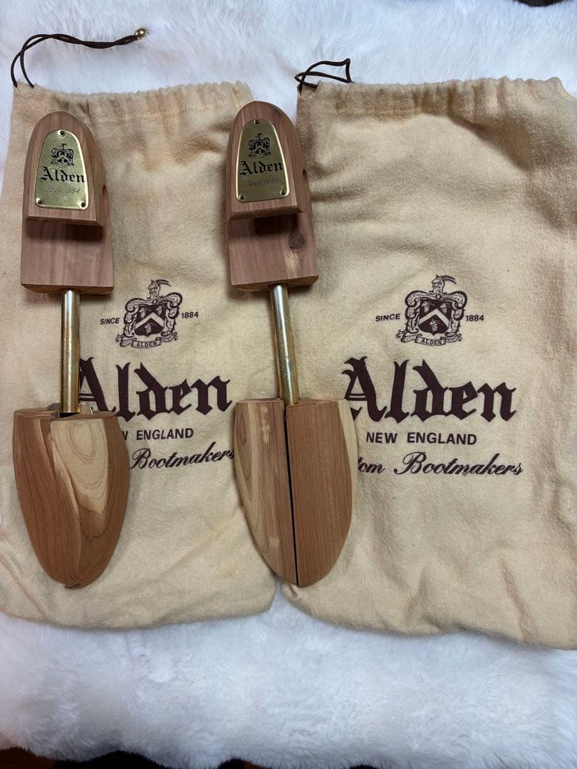 27cm オールデン　チャッカブーツ　バーガンディー　純正シューツリー、袋付き