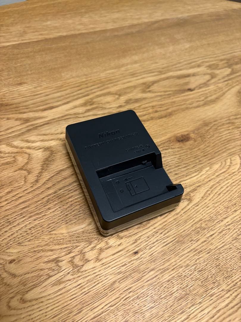 【ショット数686回】Nikon Z fc ミラーレス一眼 本体 バッテリー付き