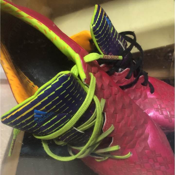 サッカースパイク アディダス