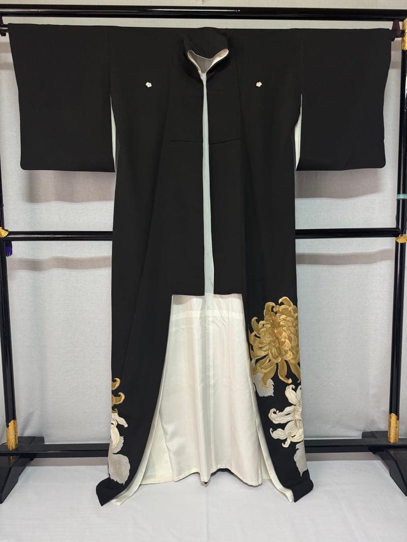 [美品] 紋入り　黒留袖　正絹　比翼付き　菊　礼装　結婚式　フォーマル　高身長