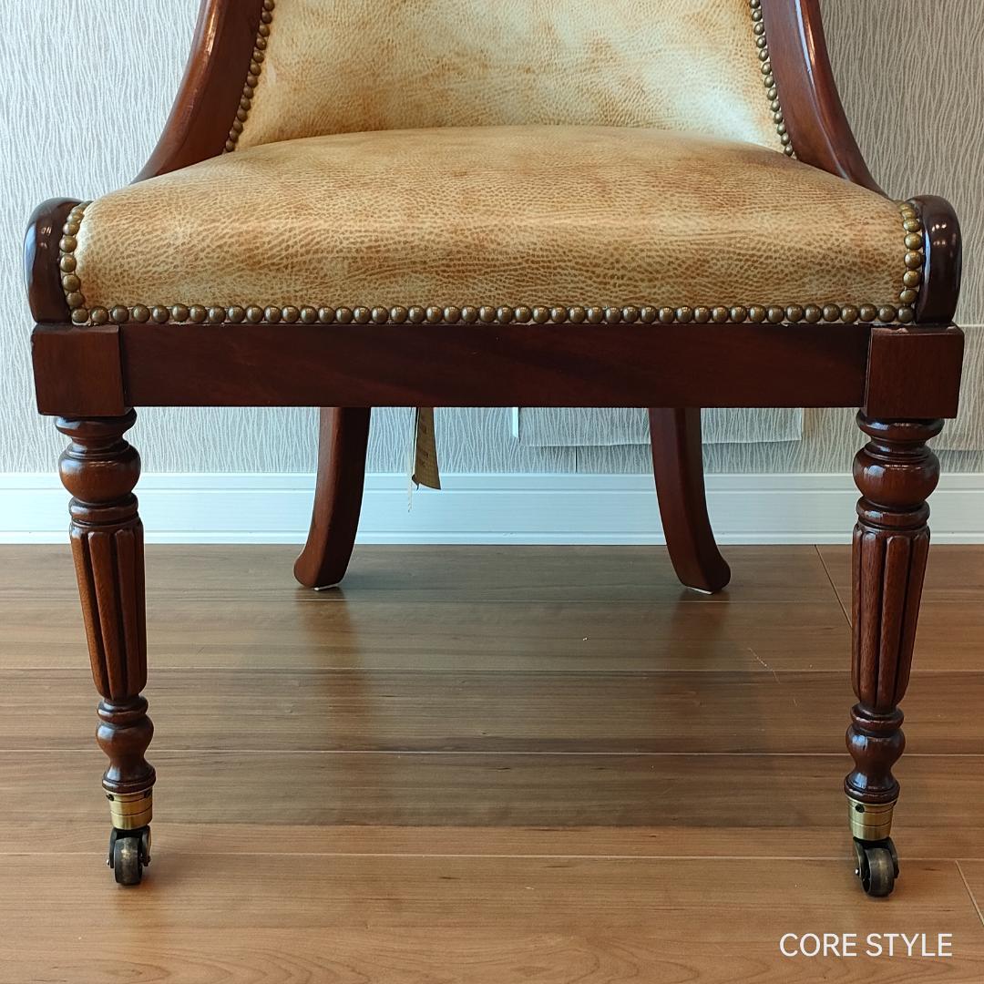 希少　ヒッコリーチェア　キャスター付き　クラシック家具　太鼓鋲①