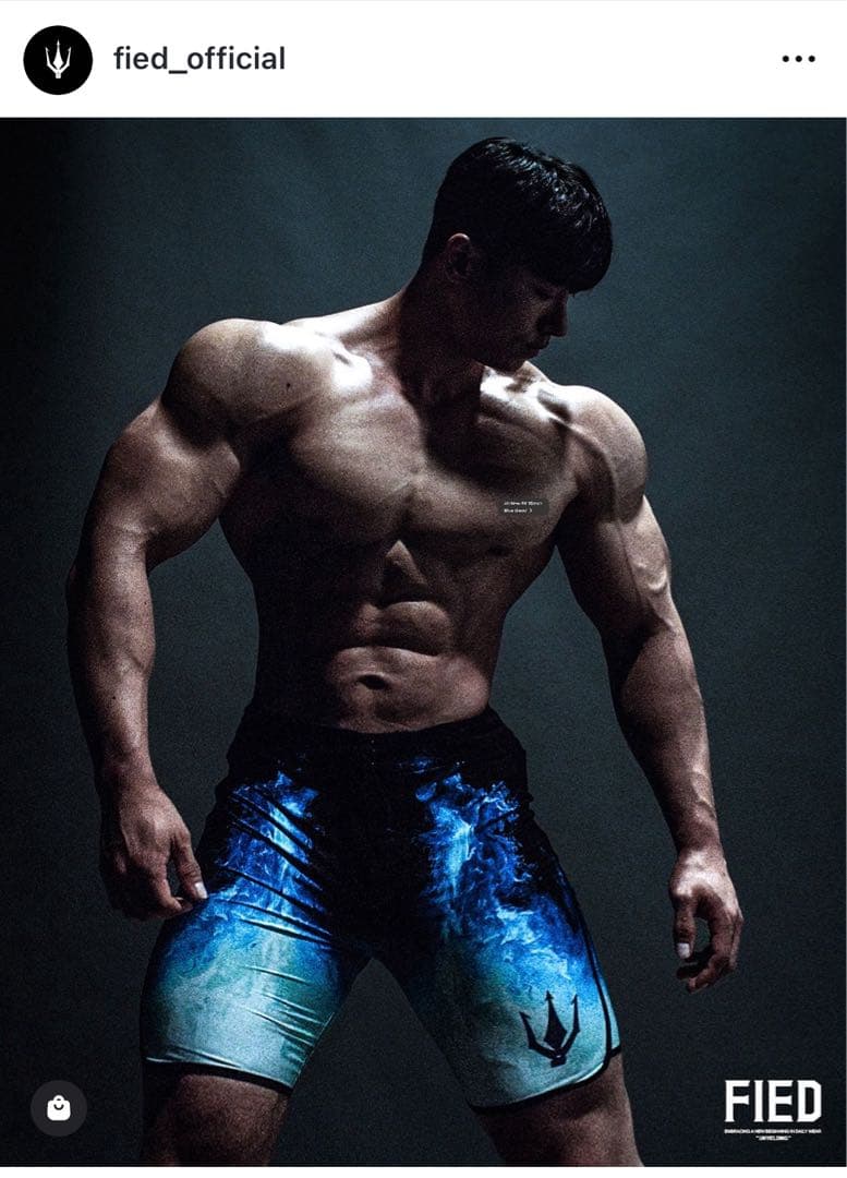 マ*サ様 ☻*様 FIED メンズ水着 26サイズ 黒と青のグラデーション