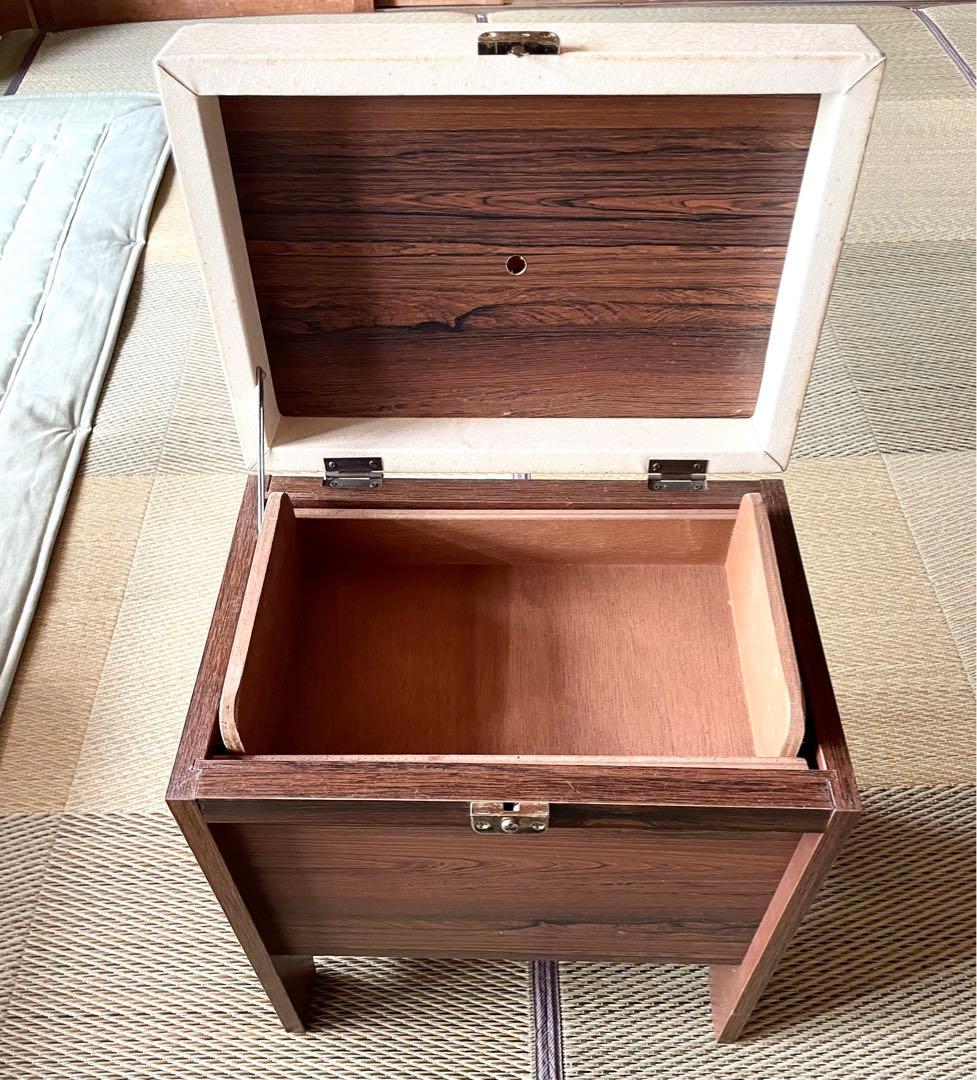 ◆昭和レトロ 収納付きスツール 小型椅子 木材 革張り ペイズリー柄 ゴールド③