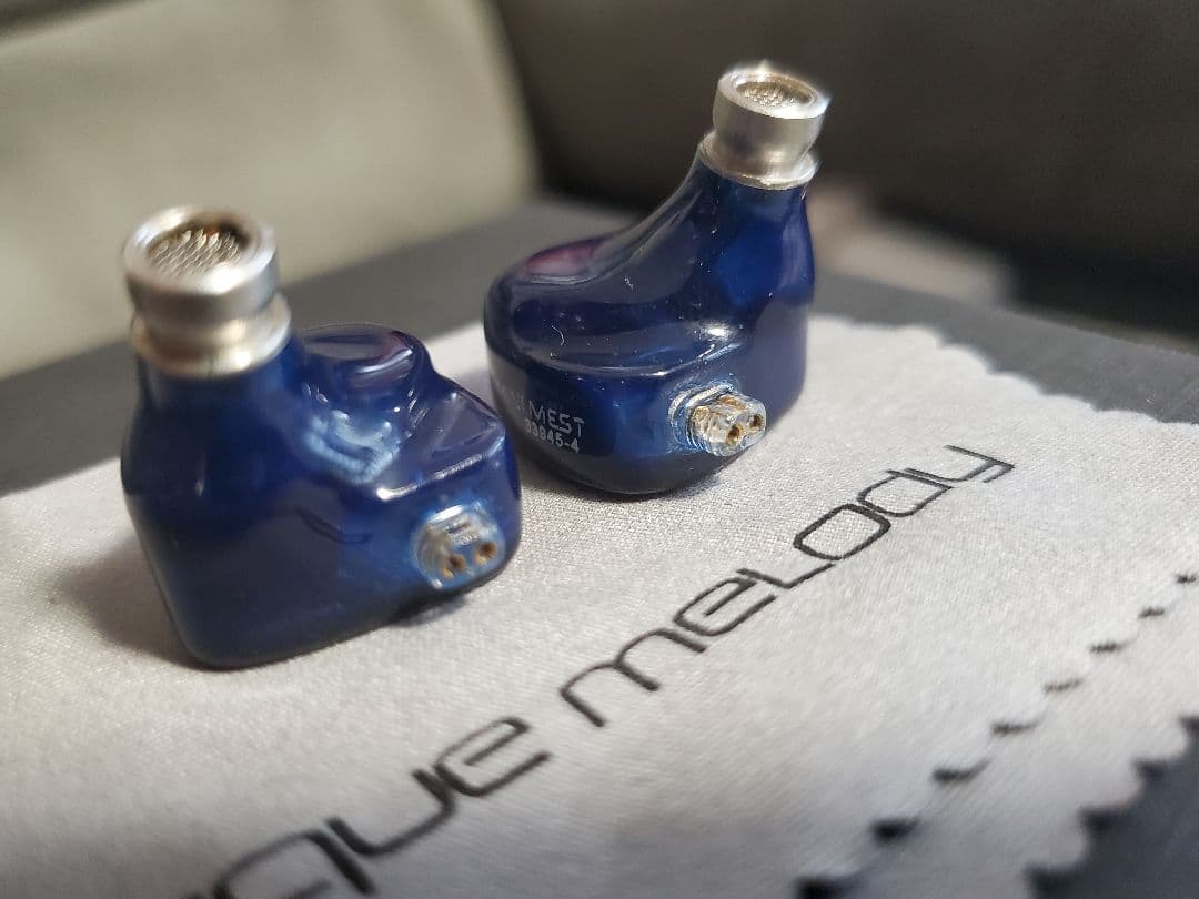 イヤホン Unique Melody mini Mest
