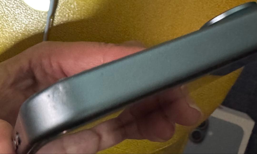 Apple iPhone 16 ティール　本体　au SIMフリー