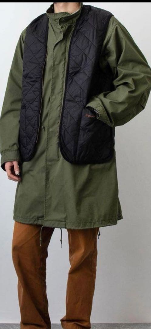 Barbour ネイビー キルティング ベスト