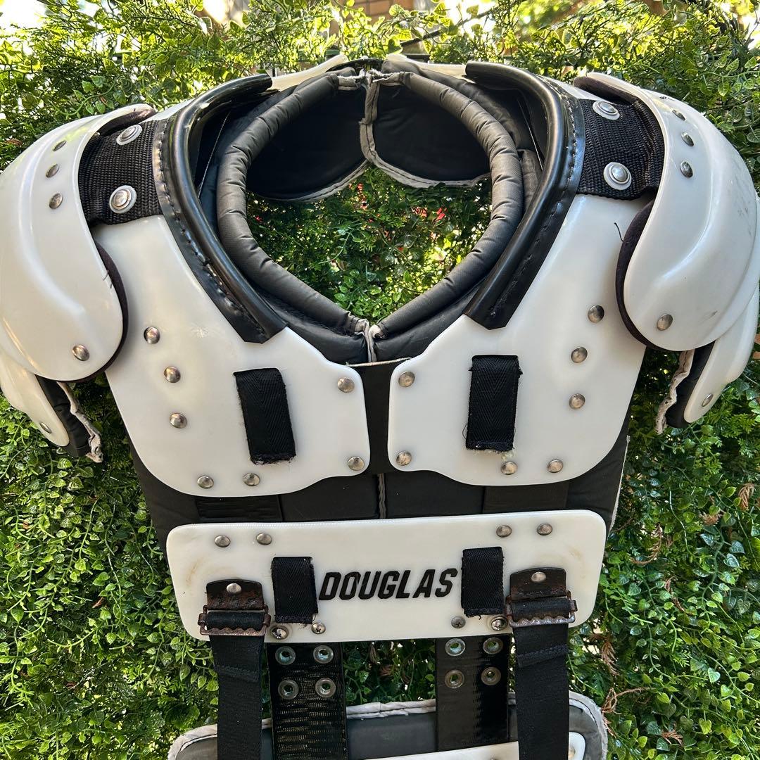 DOUGLAS ショルダーパッド QBK XS バックプレート付き　値下げ可！