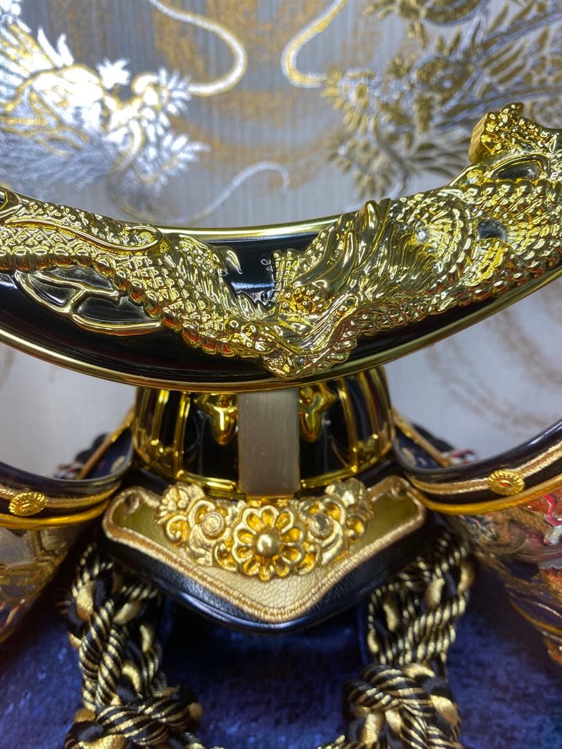 伊達政宗　東京久月　五月人形　家紋付き兜飾り　白塗りガラスケース入