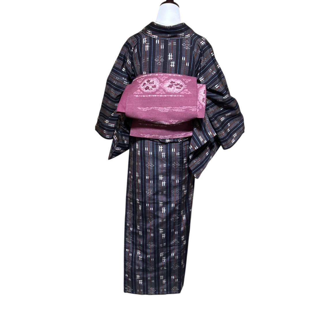 未使用近い　美品　単衣　正絹　紬　小紋　琉球絣柄　十日町紬系　フルセット　4点