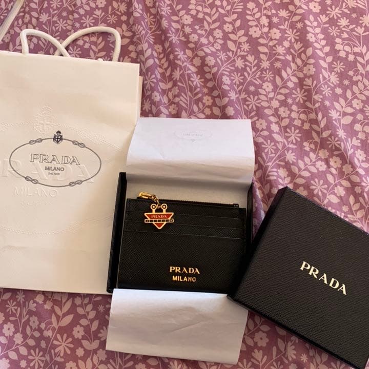 PRADA 新品未使用！！値下げ中