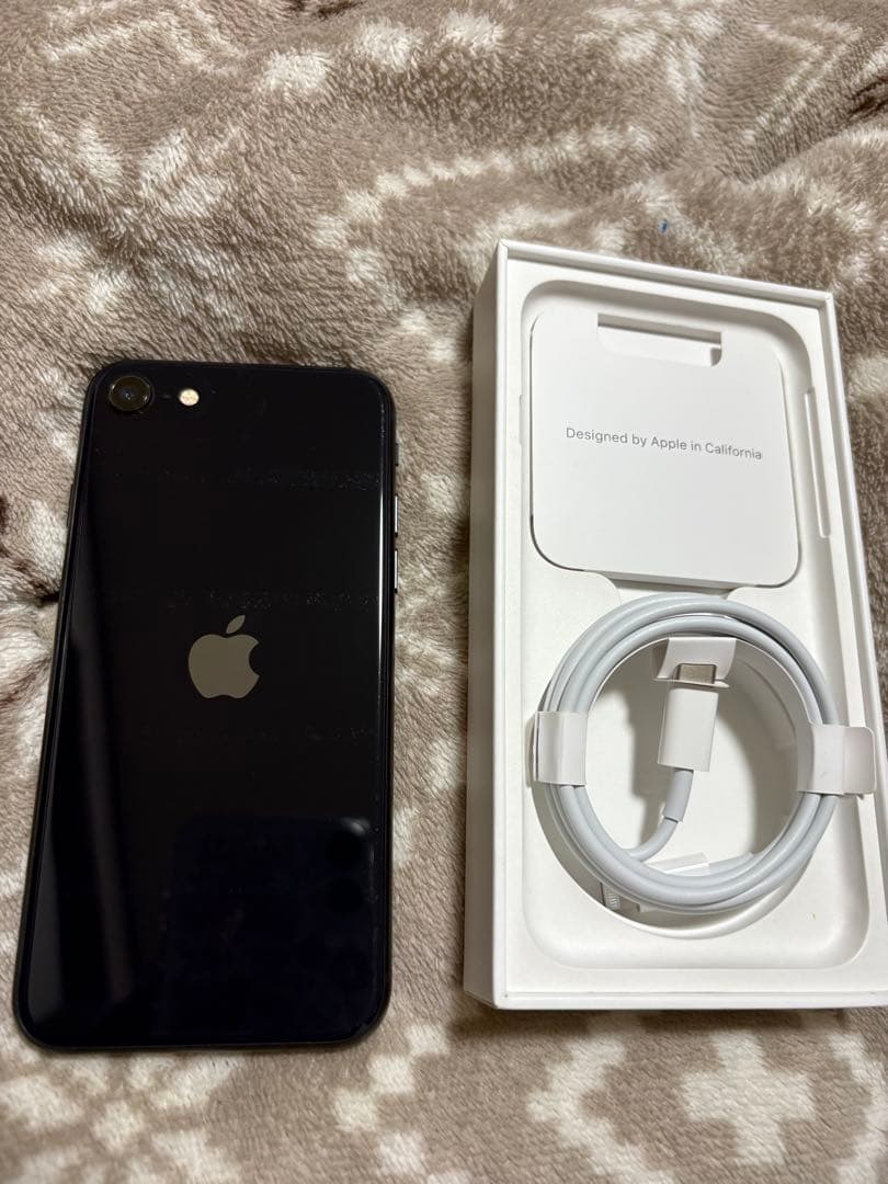 iPhone SE3ミッドナイト128GB本体88パーセント