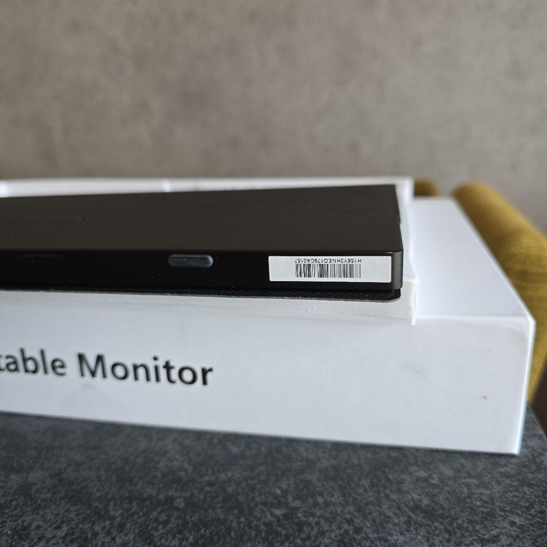 美品　ポータブルモニター USB-C接続　15.６インチ